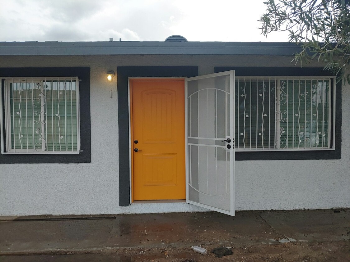 Foto principal - 2518 N McCarran St