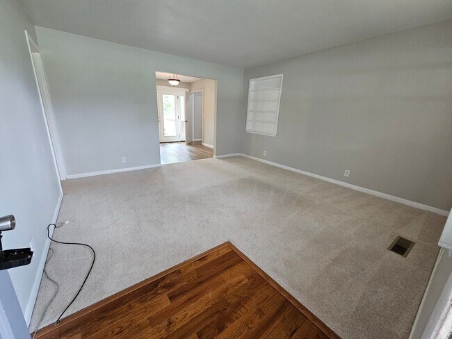 Foto del edificio - 103 Cedarwood Ct