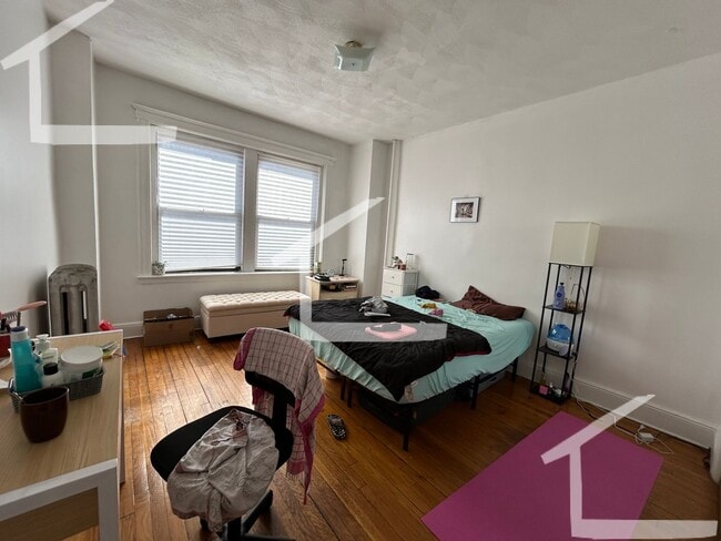 Building Photo - August 1st Brighton / Brookline 4 Bed on C...