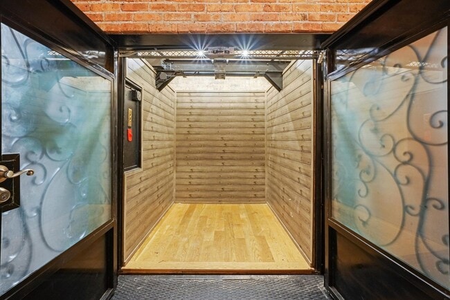 Foto del edificio - 935 W Randolph St