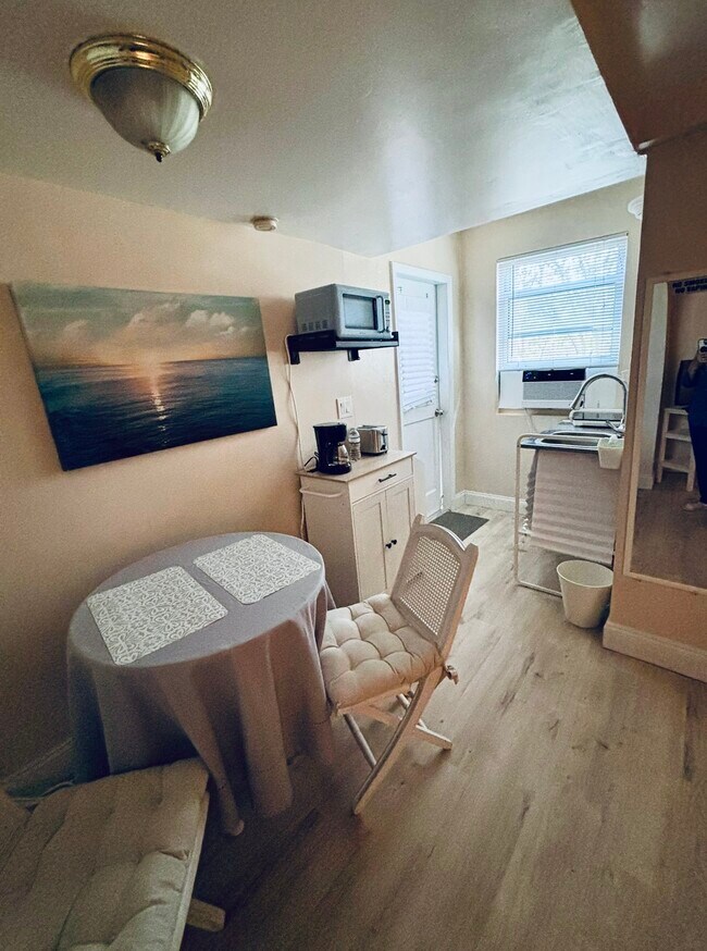 Foto del edificio - 129 Malaga Ave