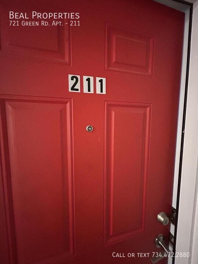 Foto del edificio - 721 Green Rd