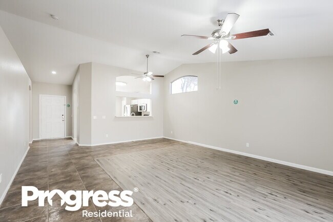 Building Photo - 11174 W Manzanita Dr