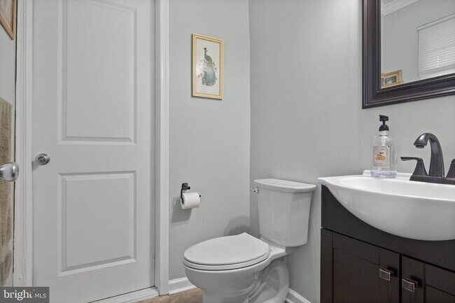 Foto del edificio - 13 Hopewell Ln