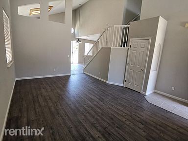 Building Photo - 4 br, 3.5 bath House - 1451 Diamond Oak Way