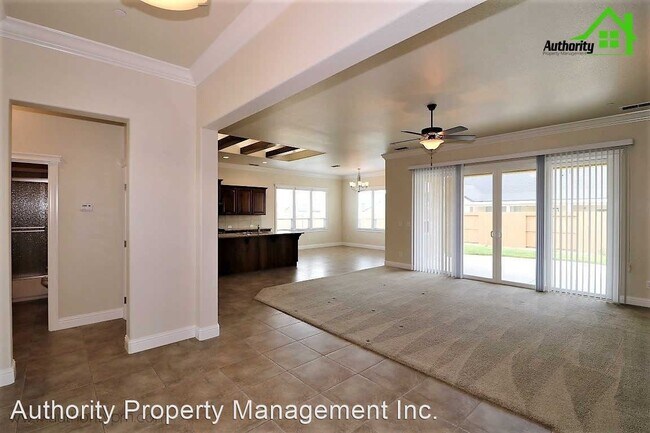 Building Photo - 4 br, 3 bath House - 463 Belvedere Dr.