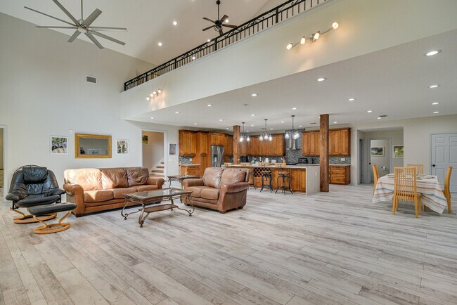 Building Photo - 5100 28th Ave N