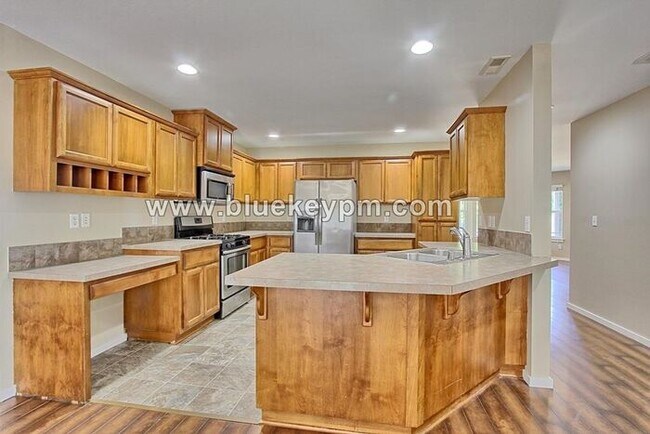 Foto del edificio - 4 Bed, 2 Bath Home in Brush Prairie Near P...