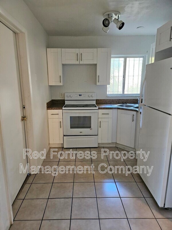 Building Photo - 2748 Orange St