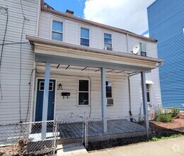Building Photo - 2717 Jane St