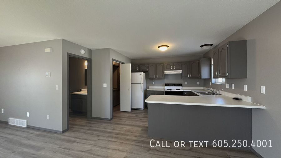 Primary Photo - Stylish 2-Bed Home with Modern Amenities a...
