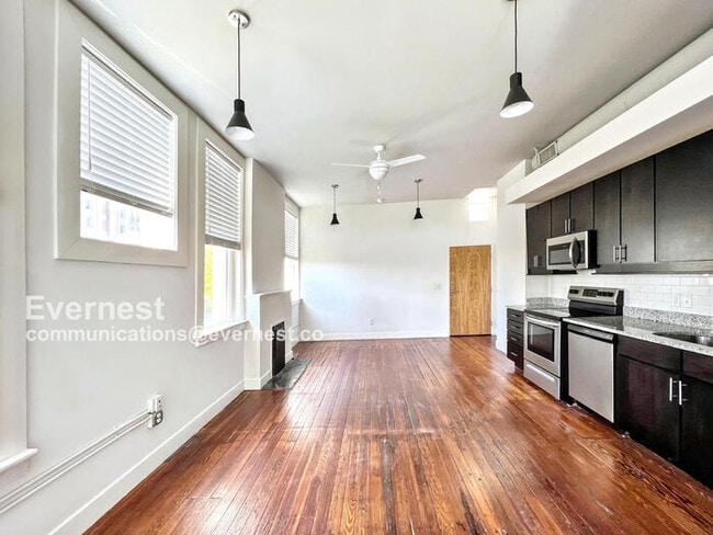 Building Photo - 17 W Main St