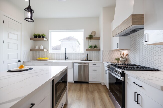 Foto del edificio - 4010 Yellowstone Blvd