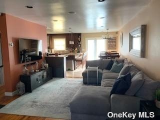 Foto del edificio - 63-83-83 Douglaston Pkwy