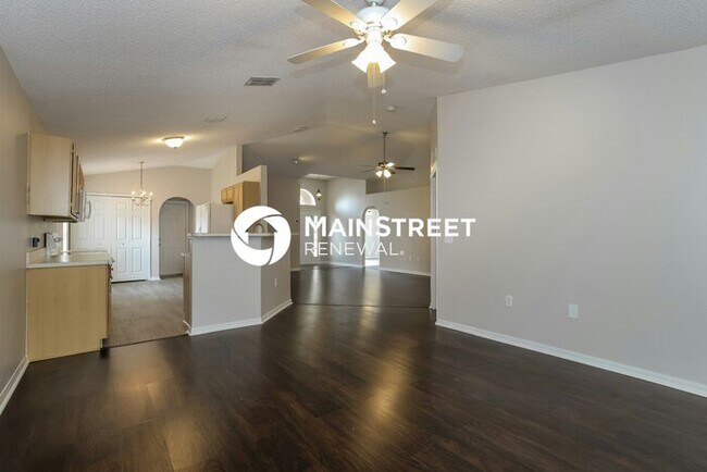 Building Photo - 3 Bedroom Pet-Friendly Home in St. Cloud, FL with Main Street Renewal