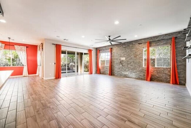 Foto del edificio - 333 Mandarin Hill Ln