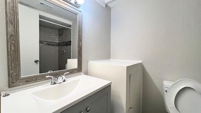 Foto del edificio - 4501 Witham Ln