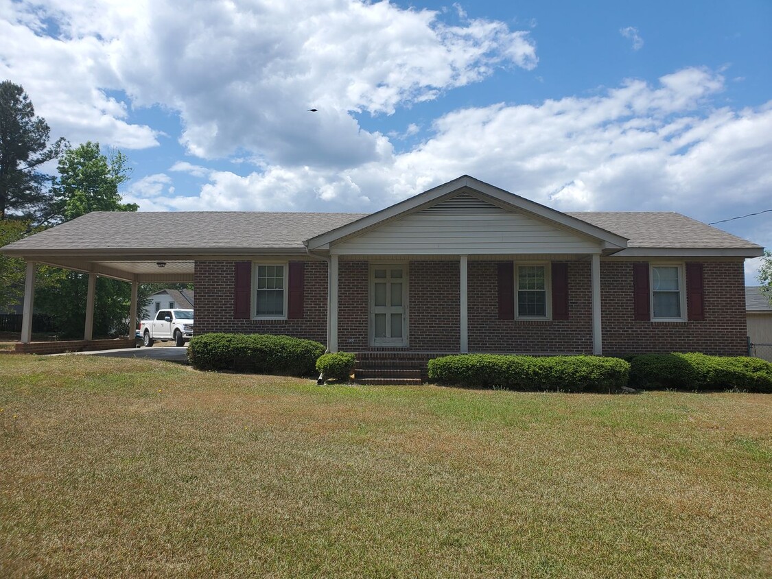 Primary Photo - 1200 West Mount Drive