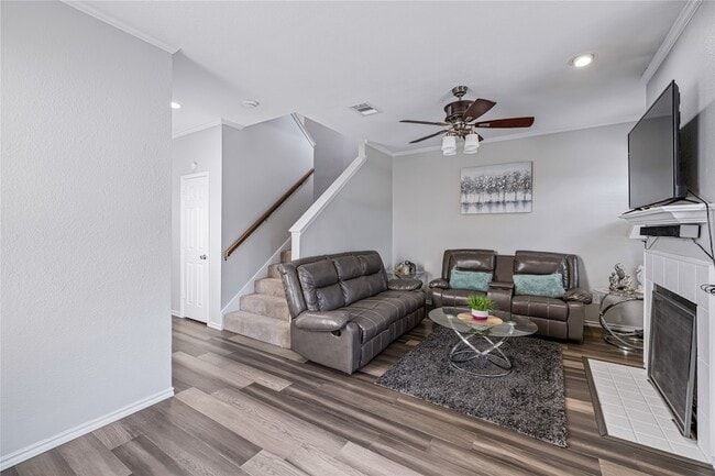 Building Photo - 6011 Barrington Ct