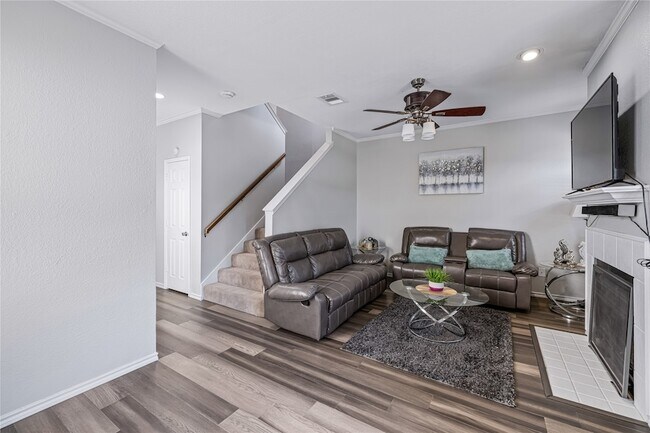 Foto del edificio - 6011 Barrington Ct