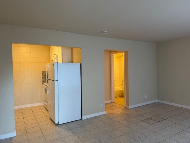 Building Photo - 1728 Broadway St