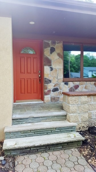 Building Photo - 12 Matt Dr