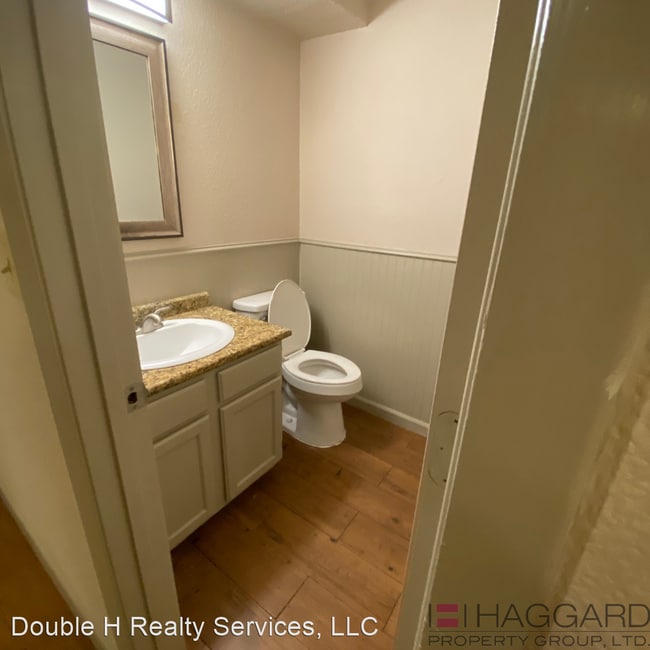 Building Photo - 3 br, 2.5 bath House - 10151 Camelot