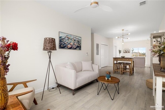 Building Photo - 15 Bass Ave