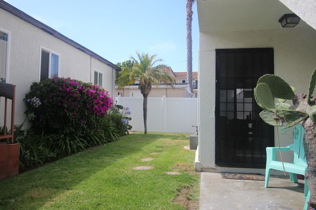 Primary Photo - AVAILABLE NOW! 3 BLOCKS TO MISSION BAY! 2B...