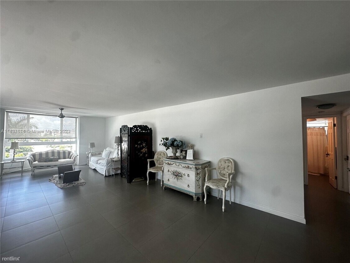 Foto principal - 2 br, 2 bath Condo - 9501 E Bay Harbor Dr ...