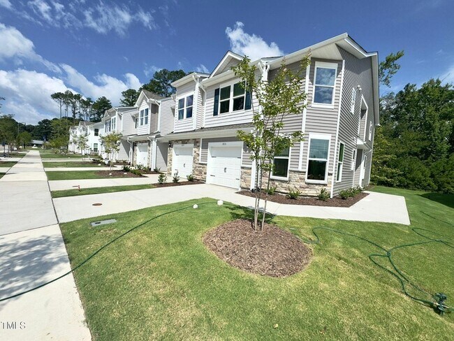 Foto del edificio - 1831 Hinesley Dr