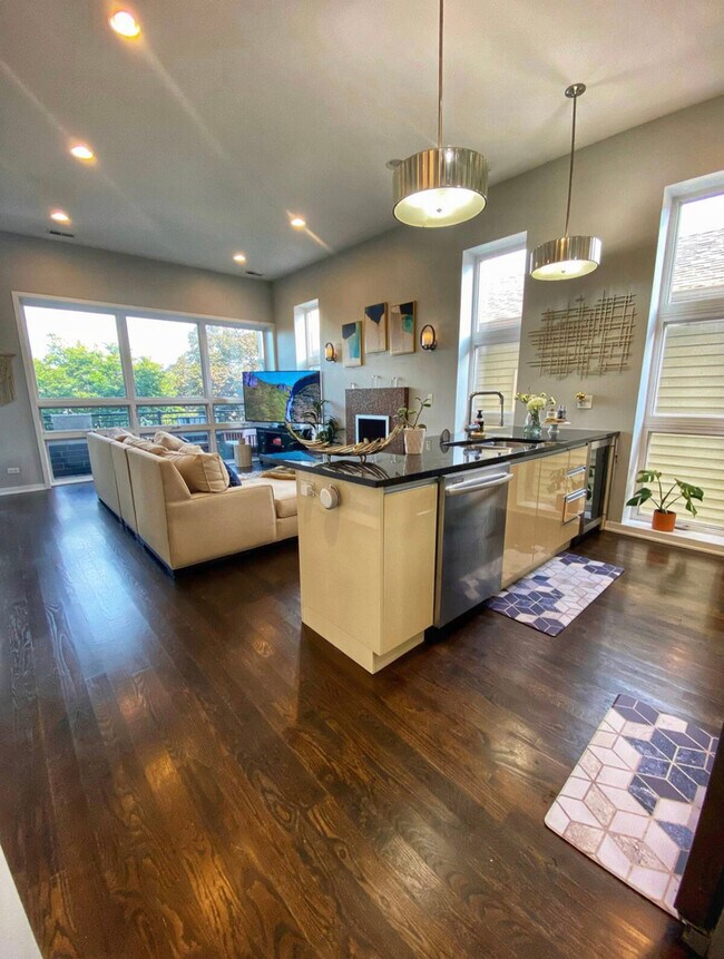 Foto del edificio - 2712 N Artesian Ave