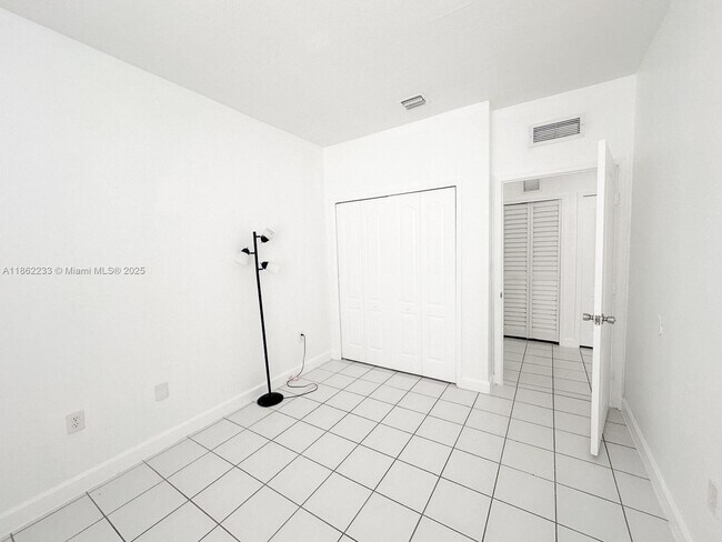 Foto del edificio - 2900 SE 17th Ave