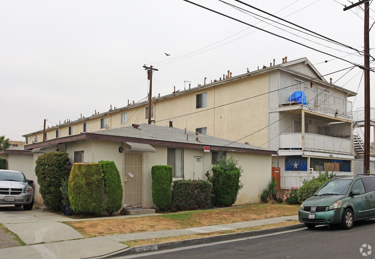 Building Photo - 13235 Kornblum Ave