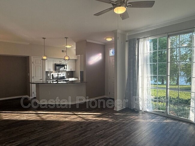 Building Photo - 9068 Lake Chase Island Way