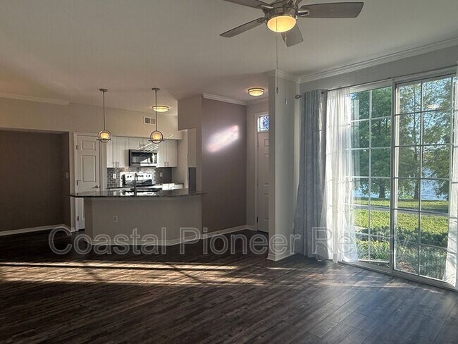 Foto del edificio - 9068 Lake Chase Island Way