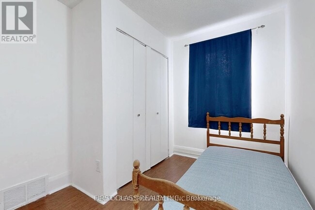 Building Photo - 97 Bude St