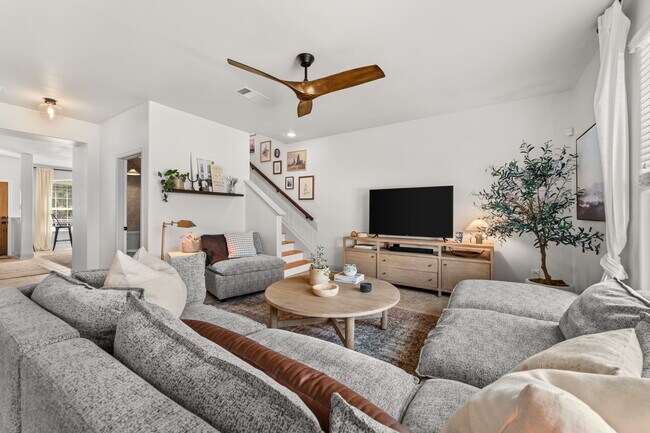 Building Photo - 11005 Desert Willow Loop