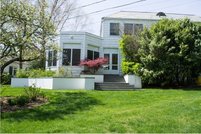 Building Photo - 17 Copperbeech Ln