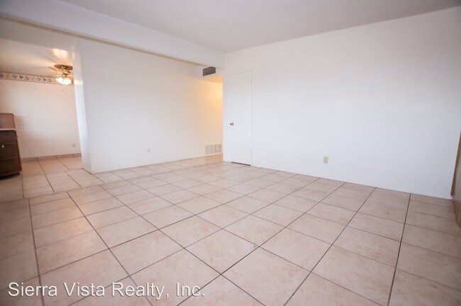 Building Photo - 3 br, 1.5 bath House - 280 W Busby Dr