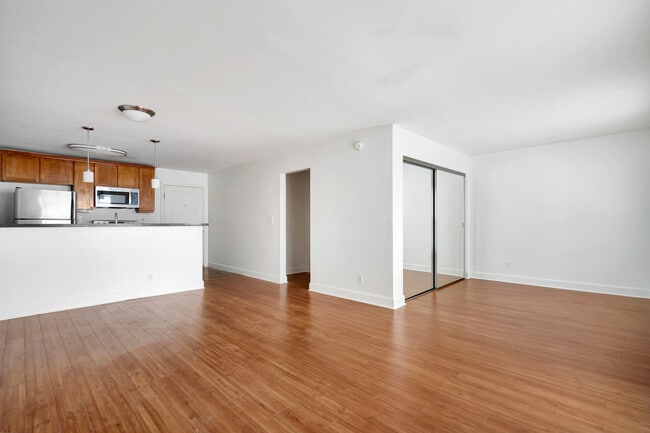 Foto del edificio - 10982 Roebling Ave