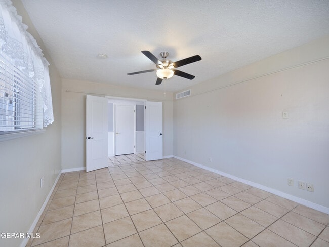 Building Photo - 10009 Cork Dr