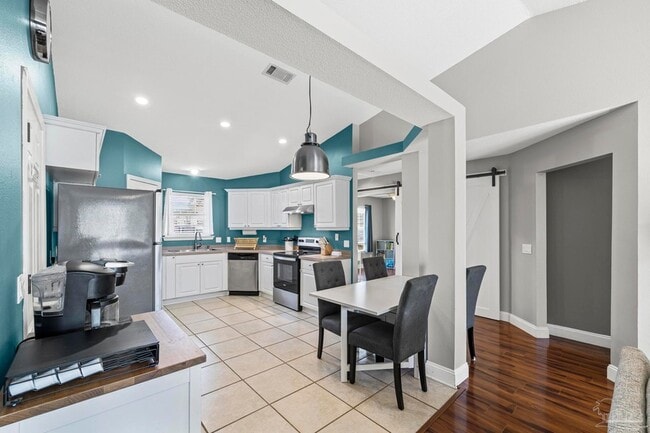 Building Photo - 817 Binnacle Pl