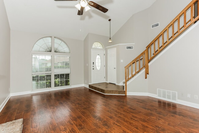 Building Photo - 6602 Pecanwood Dr