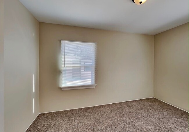 Building Photo - 7207 Prospect Ave