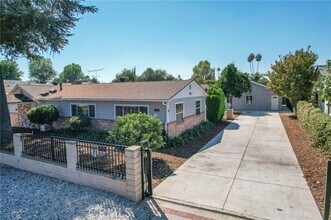 Building Photo - 7445 Balcom Ave