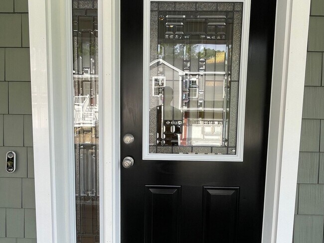 Building Photo - 2 Bedroom Townhome in Sterling