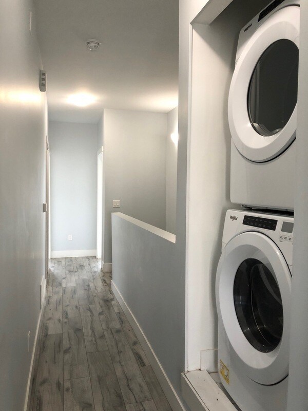Photo du bâtiment - 1308 Rutland Rd N