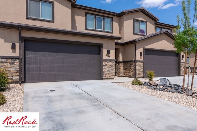 Building Photo - Modern Townhome in Desirable Hurricane Hei...