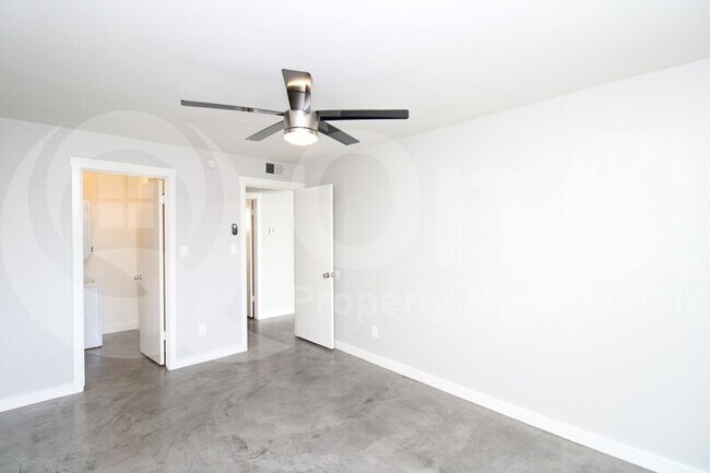 Foto del edificio - 45 E Lexington Ave